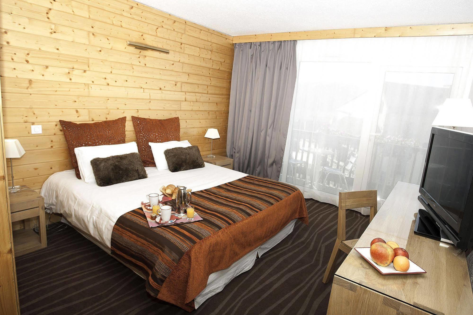 Hotel Le Grand Tetras Font-Romeu-Odeillo-Via Kültér fotó